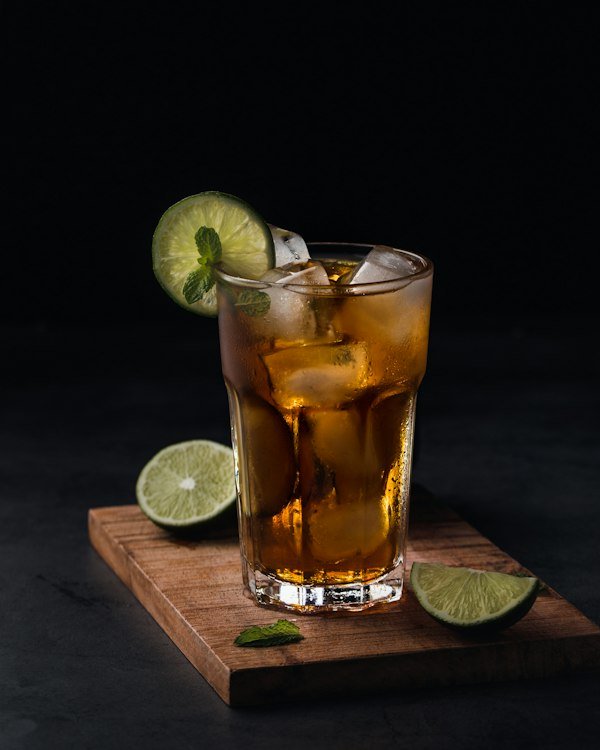 Fernet con cola y hielo