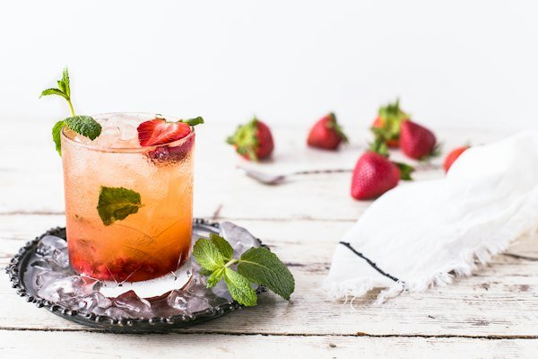 Limonada con hierbabuena y fresas
