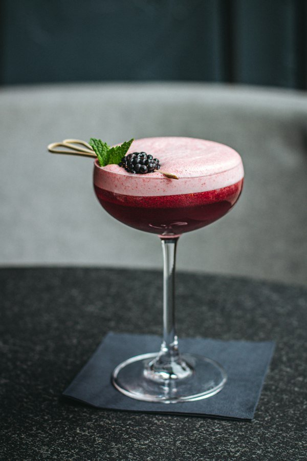 Espresso Martini en copa con espuma