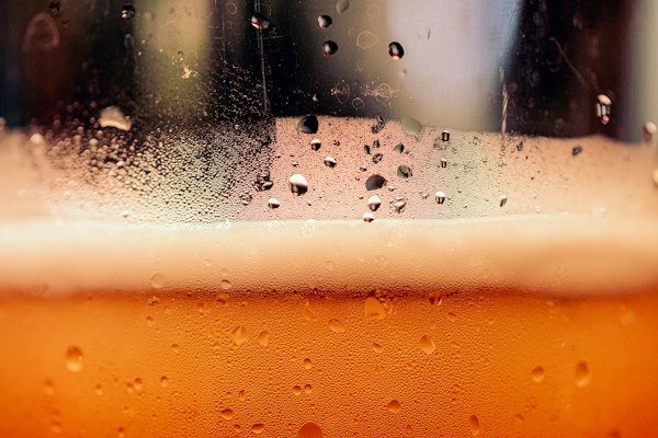 Espuma de cerveza en primer plano